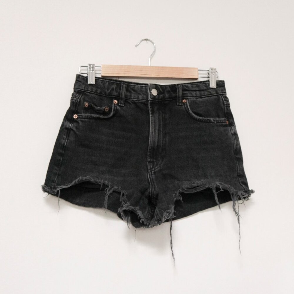 Faded Black High Rise Denim Cutoff Shorts 🕶️ ZARA